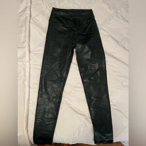 Aerie Green Textured Leggings